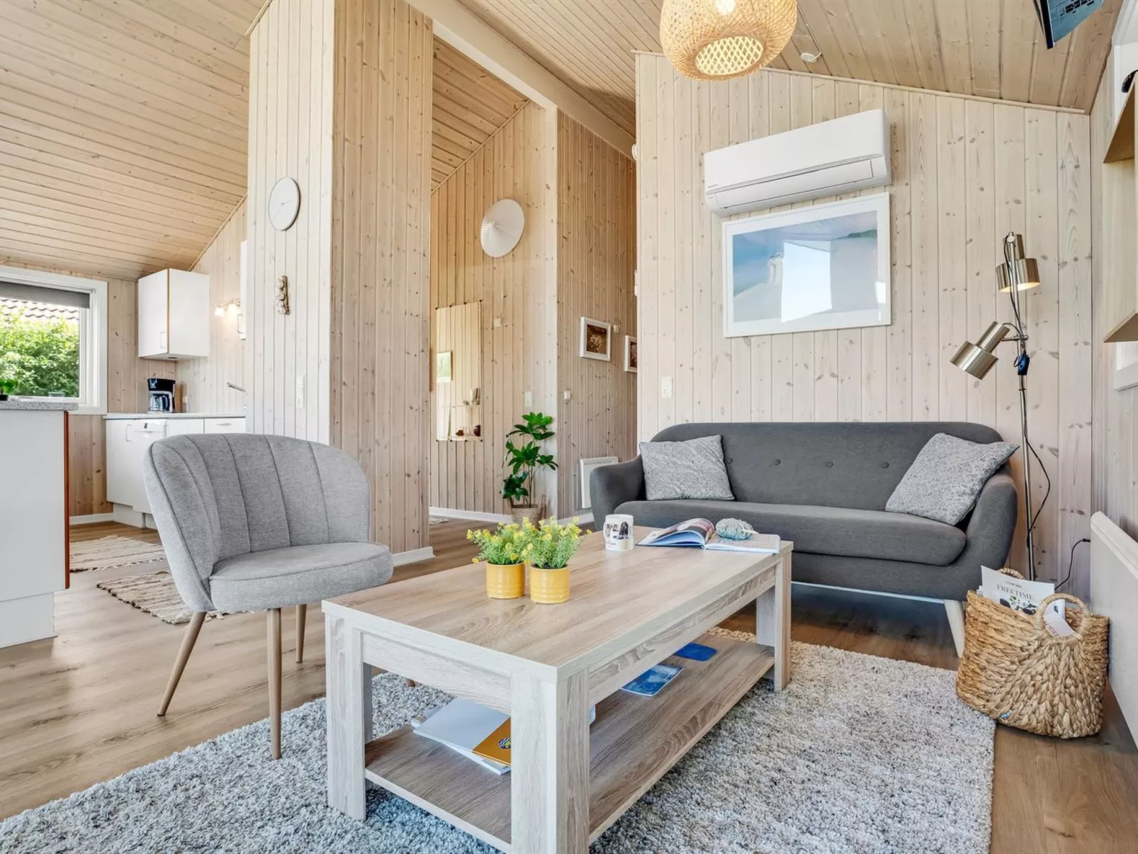 "Yalene" - 1.2km from the sea-Inside