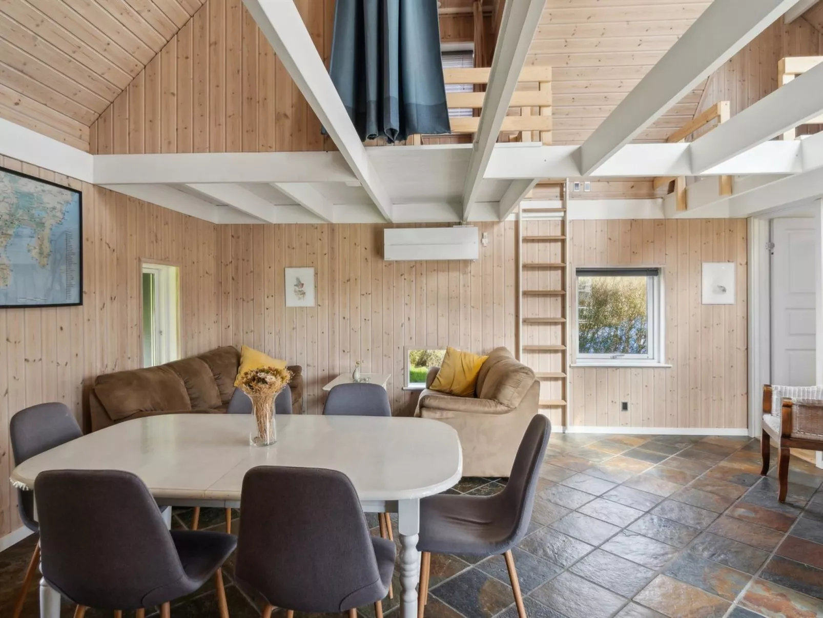 "Belinda" - 300m from the sea-Inside