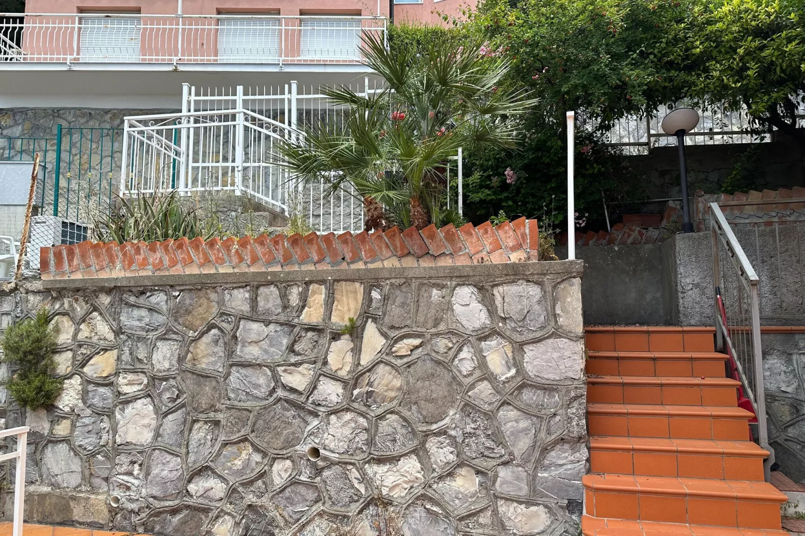 Fiore in testa-Exterior summer