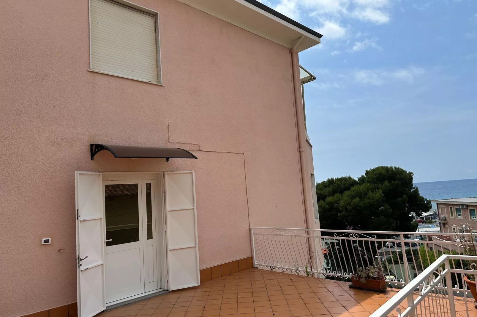 Fiore in testa-Exterior summer