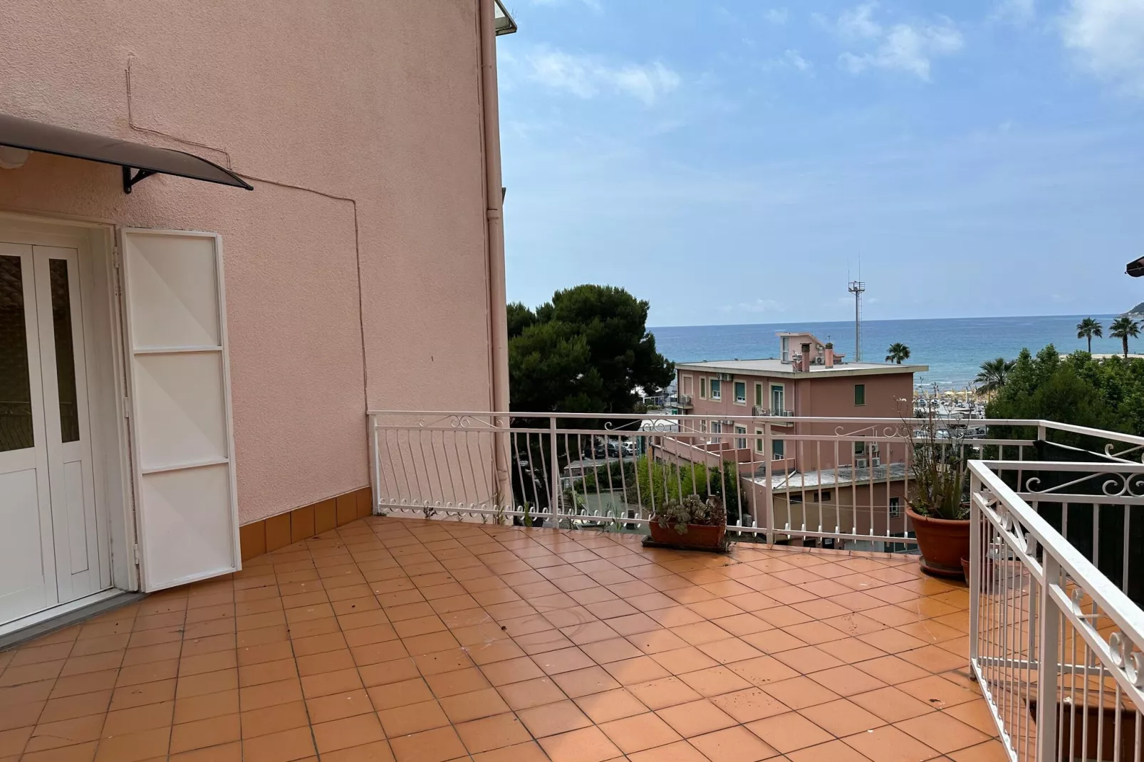 Fiore in testa-Terrace balcony