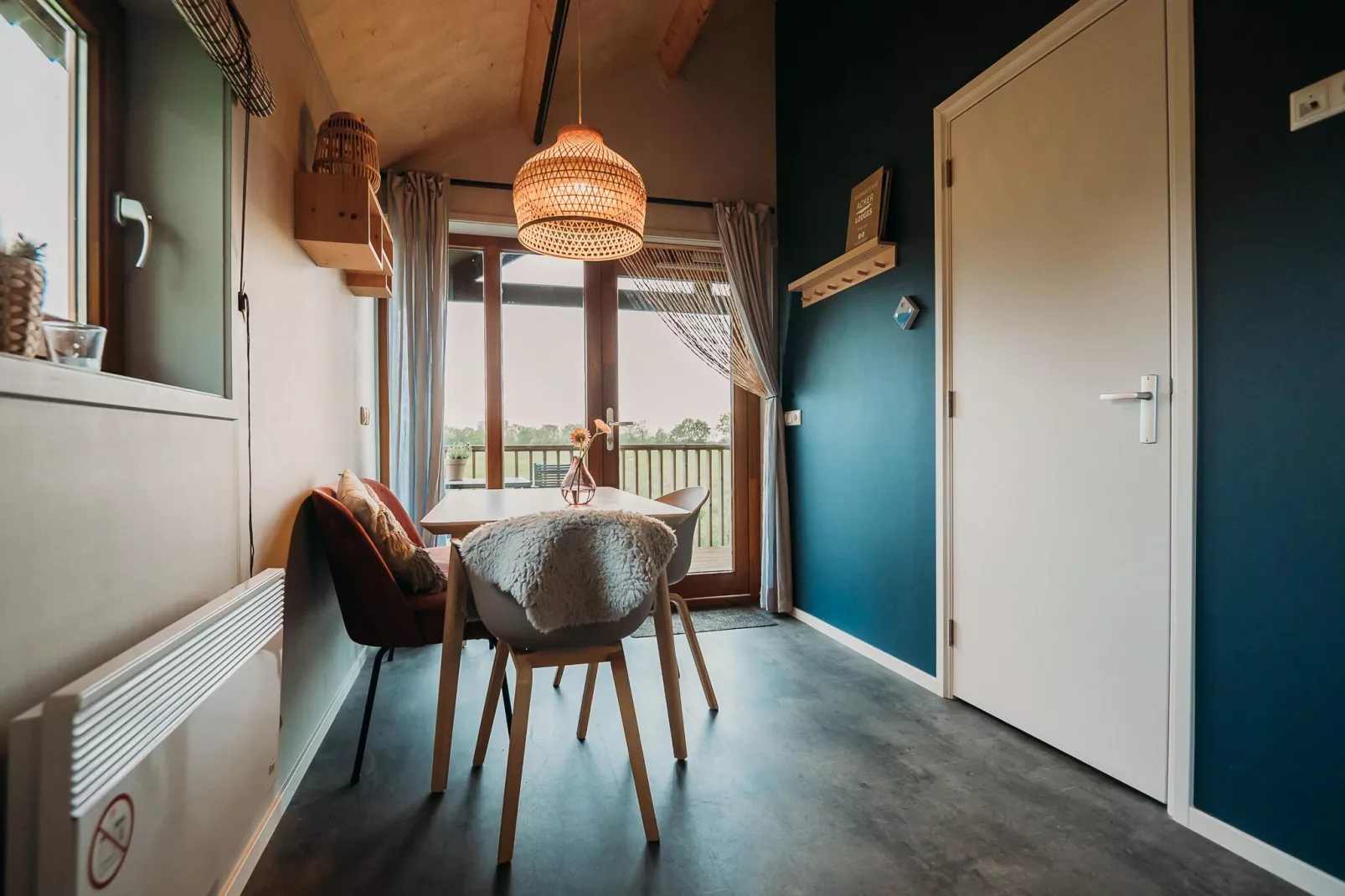 Acker Lodges 4-Salon