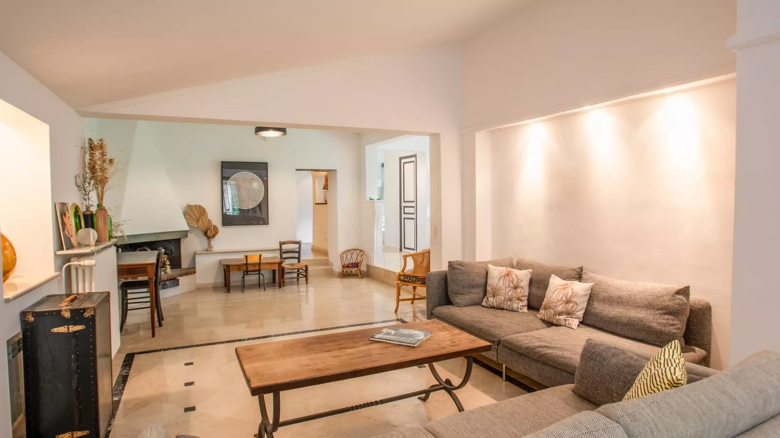 Butterfly-Living room