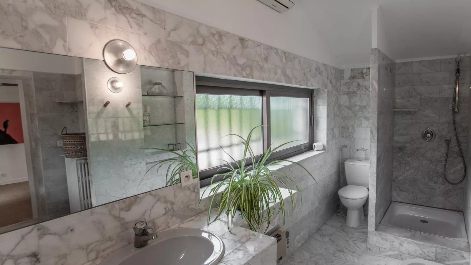 Butterfly-Bathroom