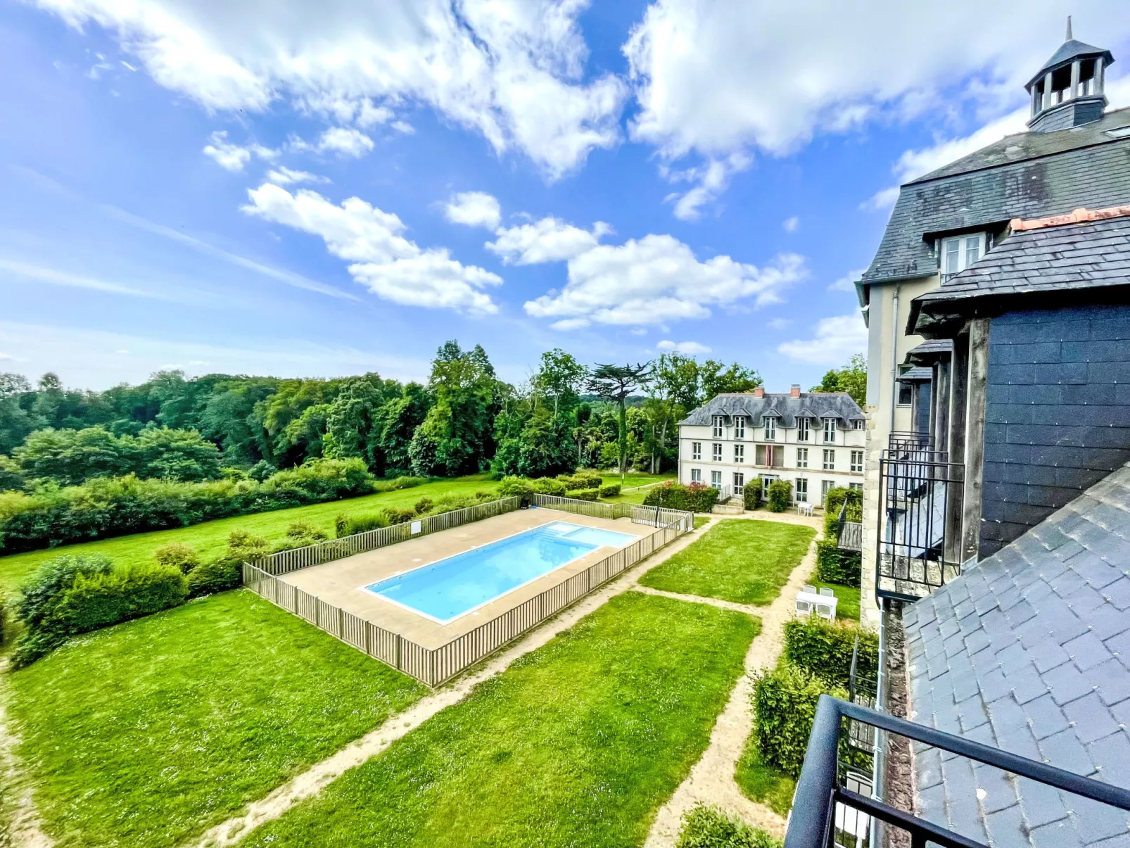 Château De Kergonano-Draußen
