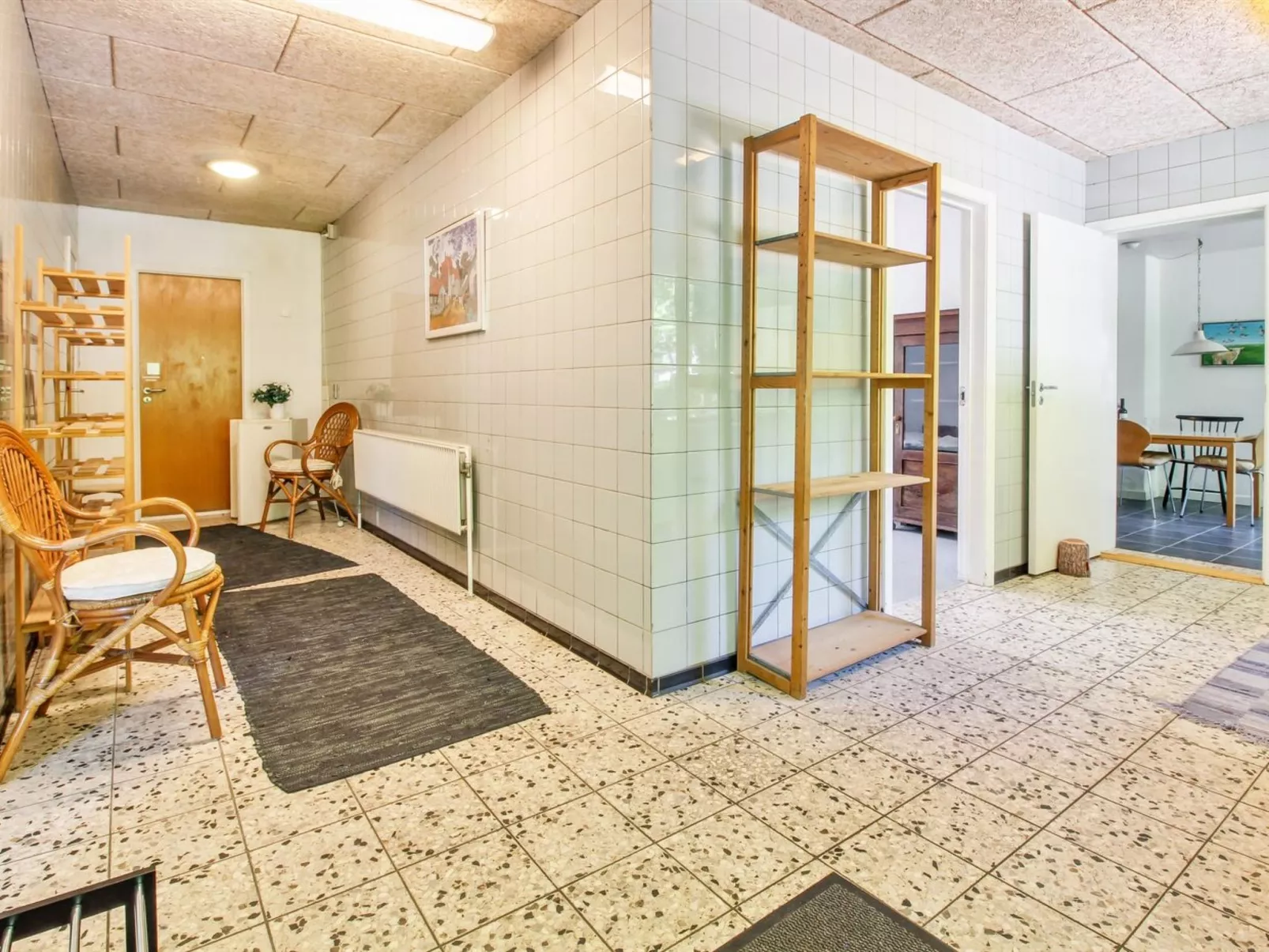 "Kiri" - 24km from the sea-Inside