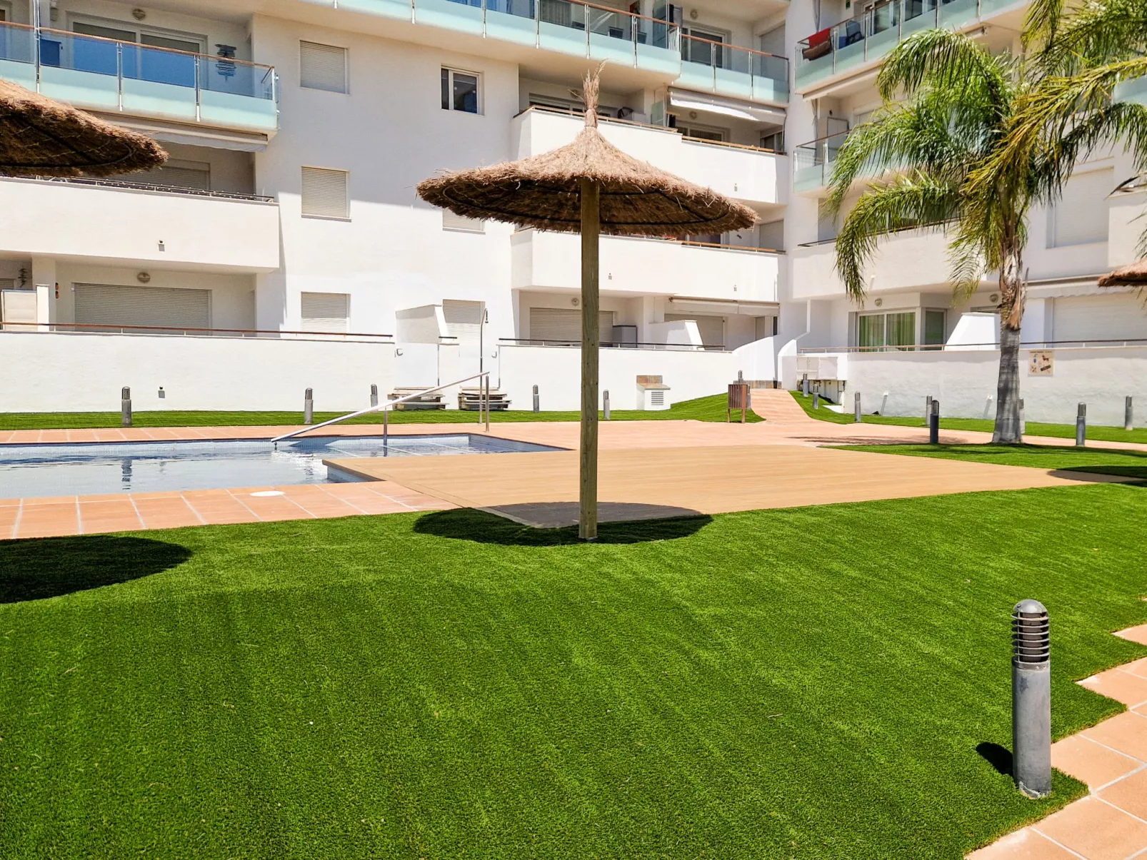 Aqua Marina-Outside