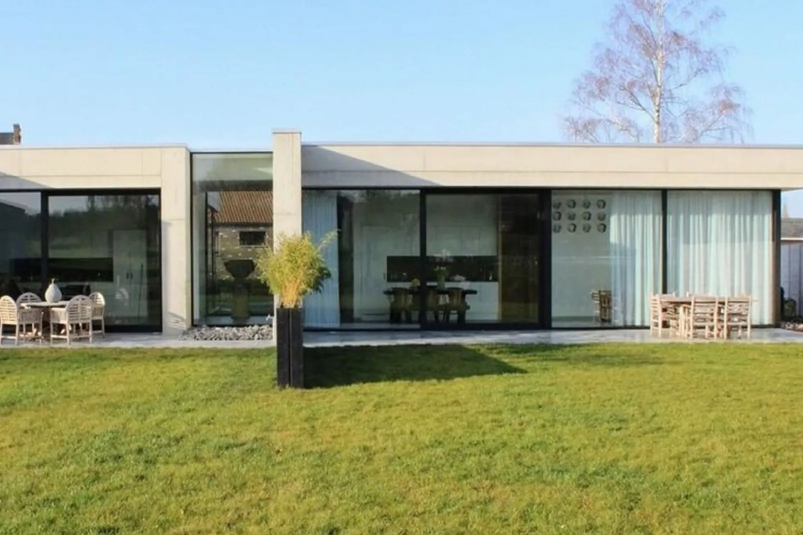 Le 1D-Exterior summer