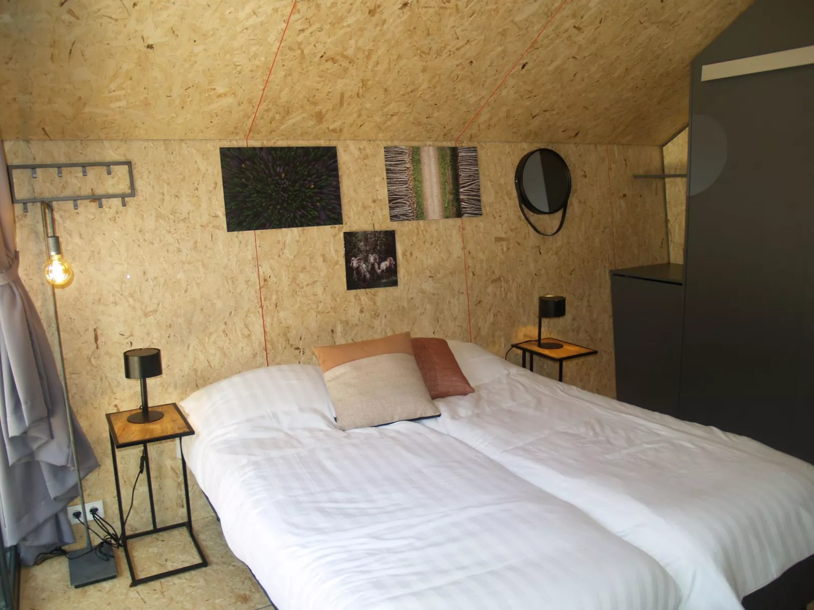 Solo Retreat 2-Inside