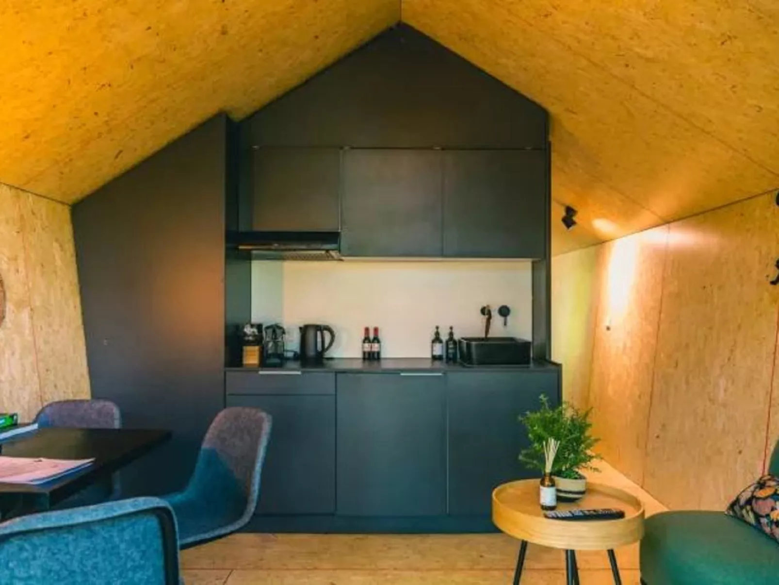 Solo Retreat 4-Inside