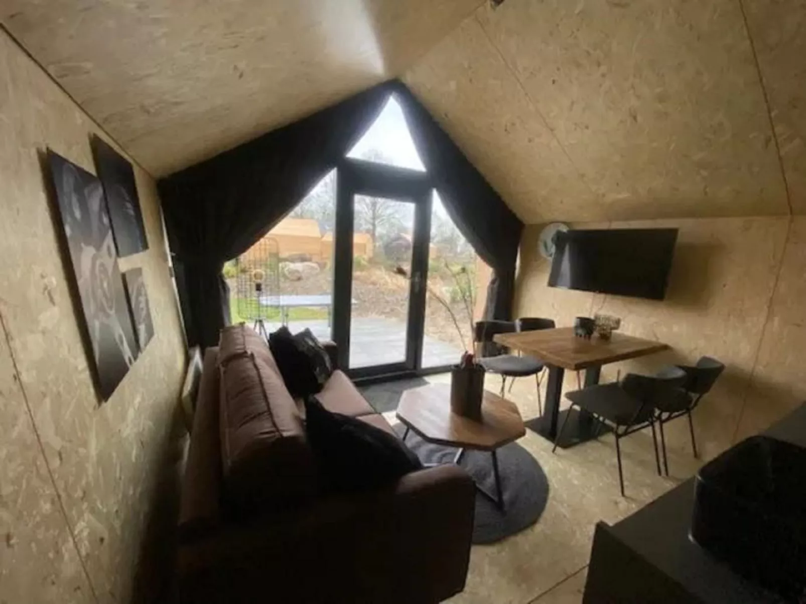 Solo Retreat 4-Inside