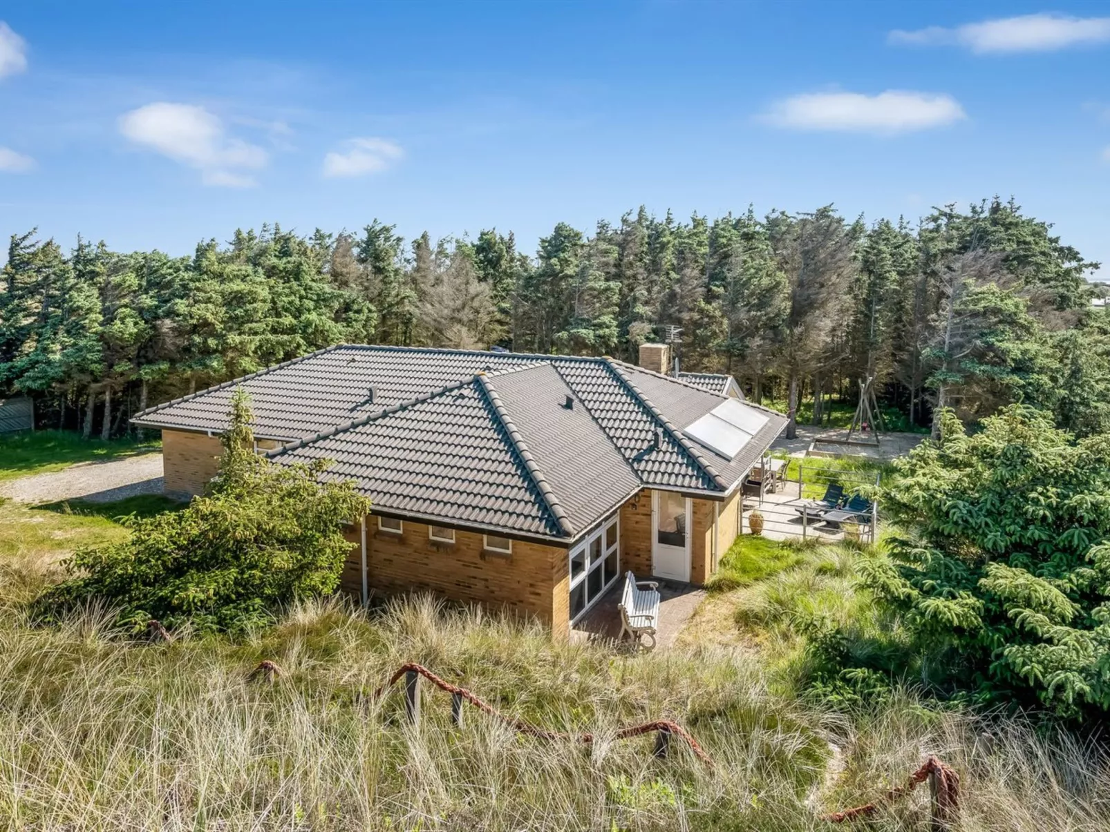 "Ewy" - 300m from the sea-Outside