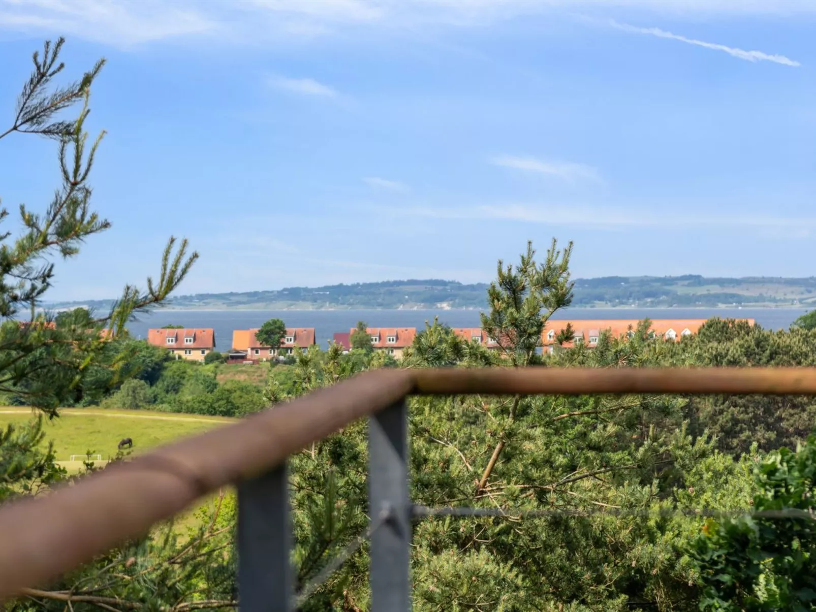 "Lynne" - 1km from the sea-Outside