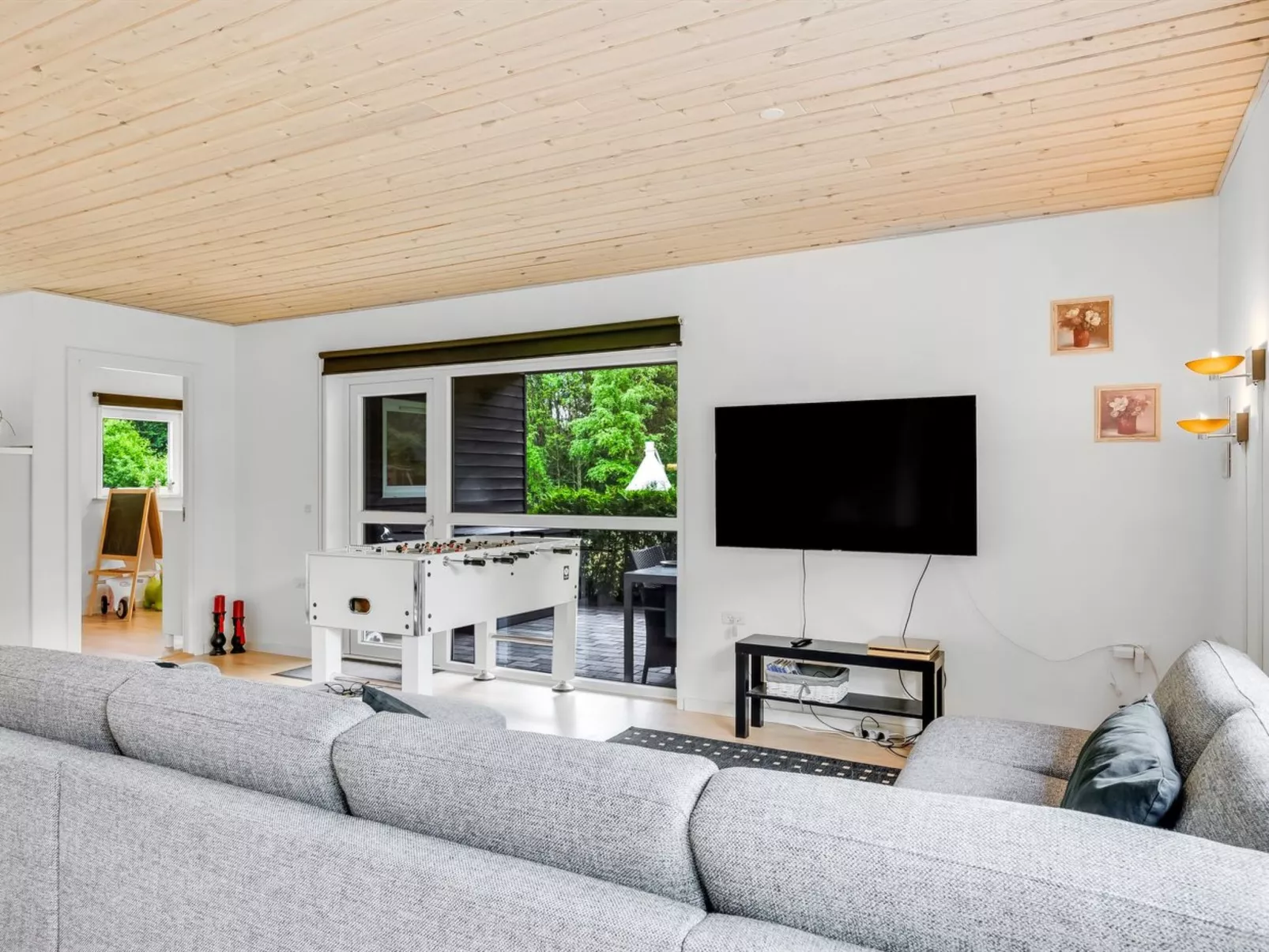 "Ara" - 1.4km from the sea-Inside