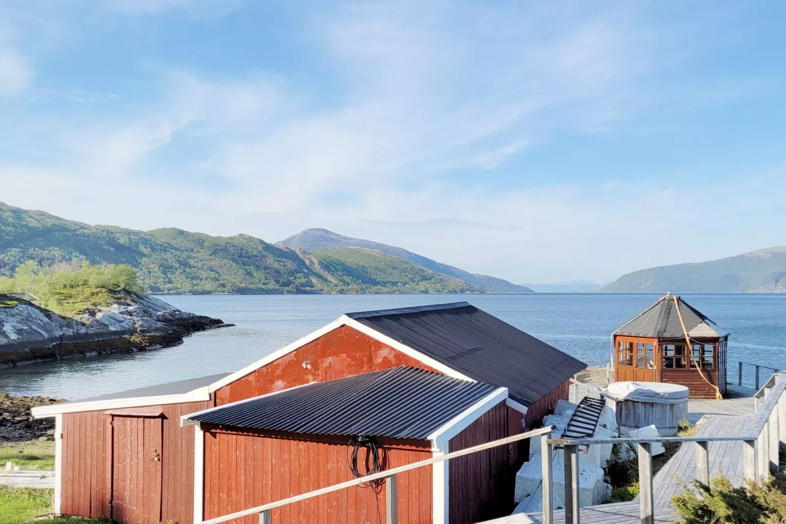 6 person holiday home in Sandhornøy-Spa