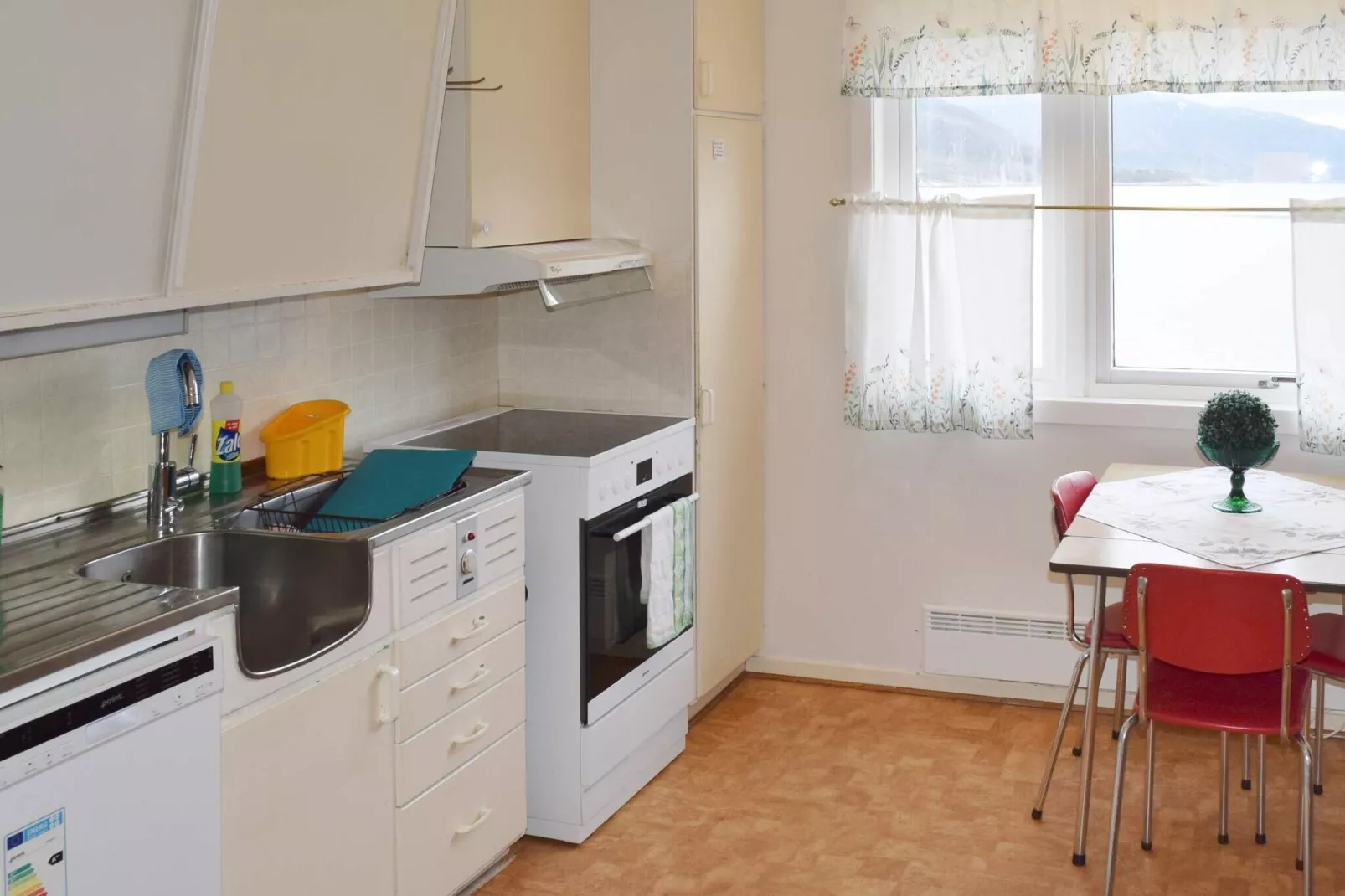 6 person holiday home in Sandhornøy-Indoor