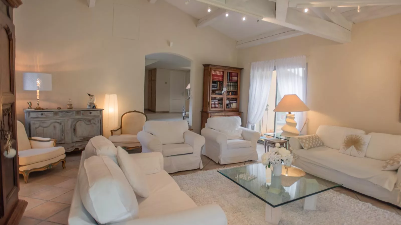 La Sarrazine-Living room