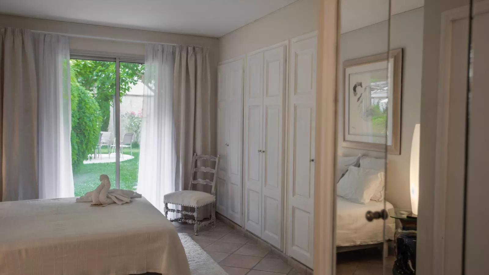 La Sarrazine-Bedroom