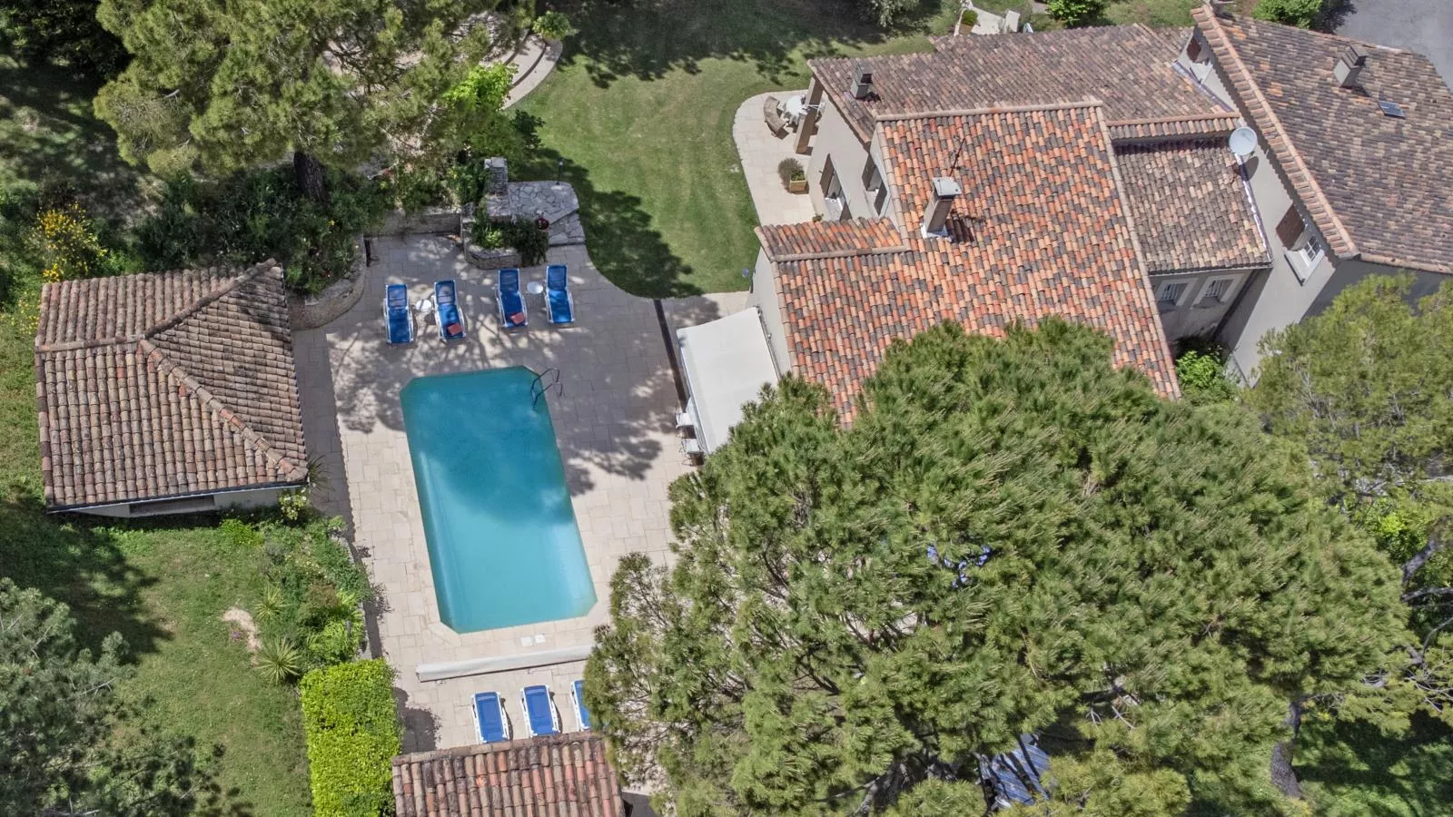 Le grand Liodrey-Exterior summer