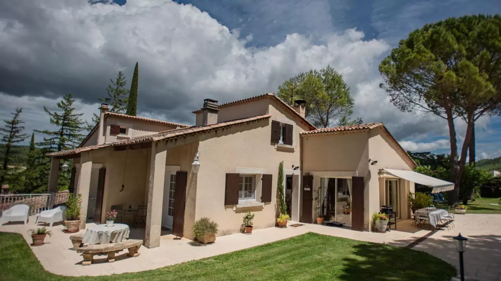 Le grand Liodrey-Exterior summer