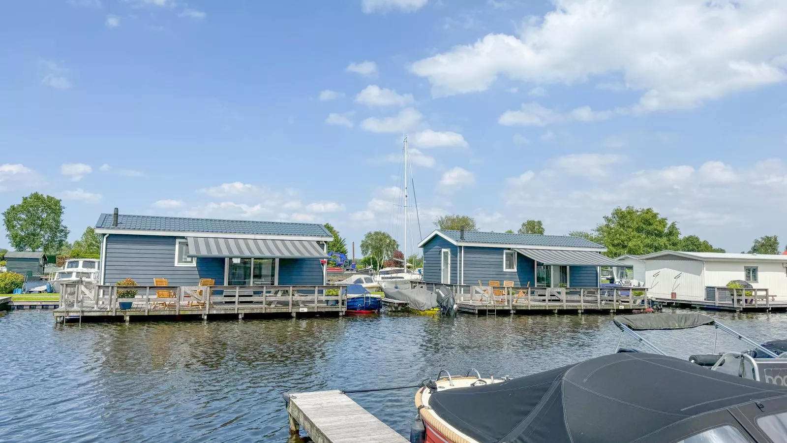 Purperreiger 24-34-Exterior summer