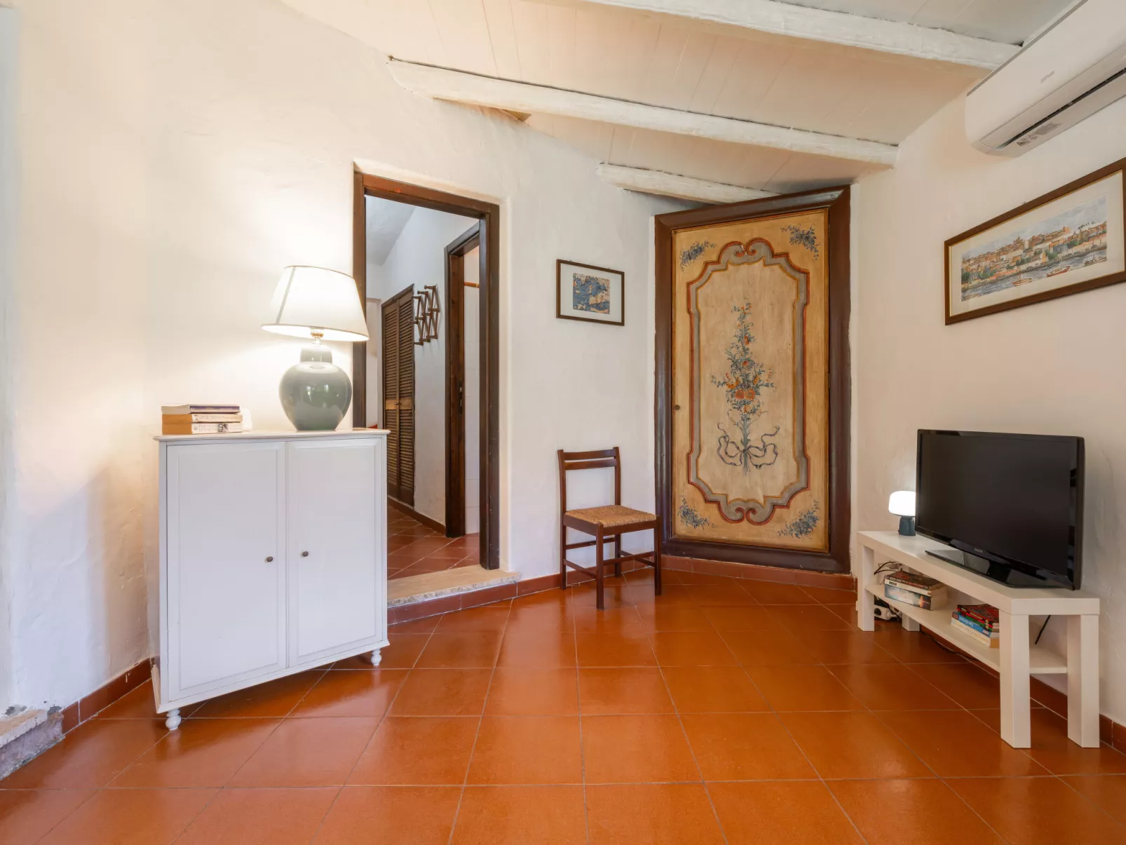 Villa Giovanni-Inside