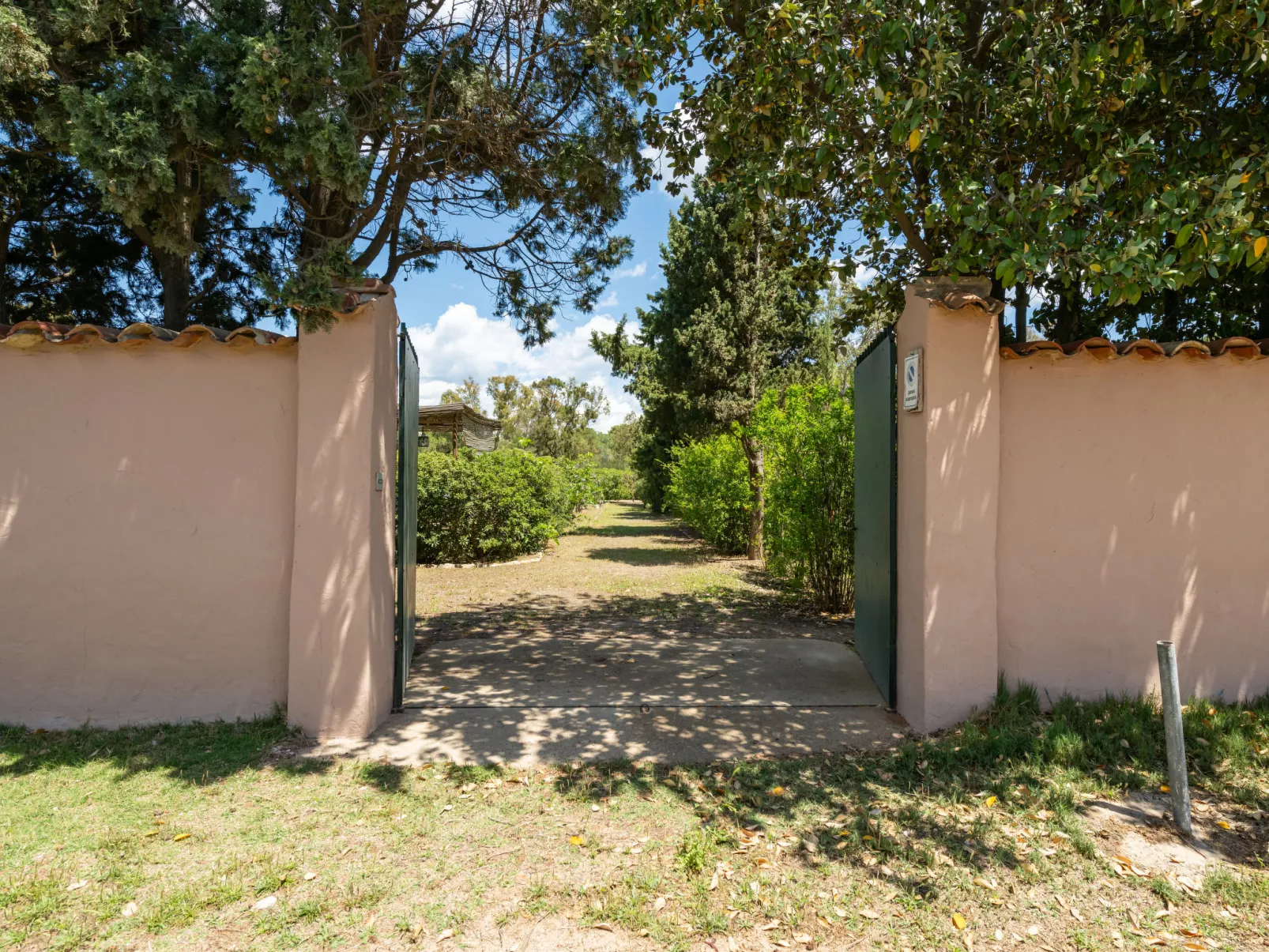Villa Giovanni-Outside