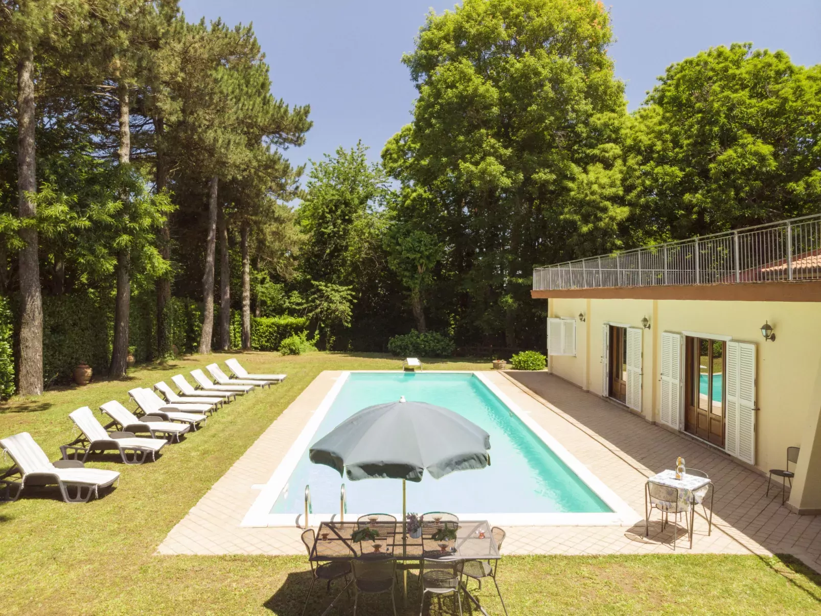 Villa Cicci-Draußen