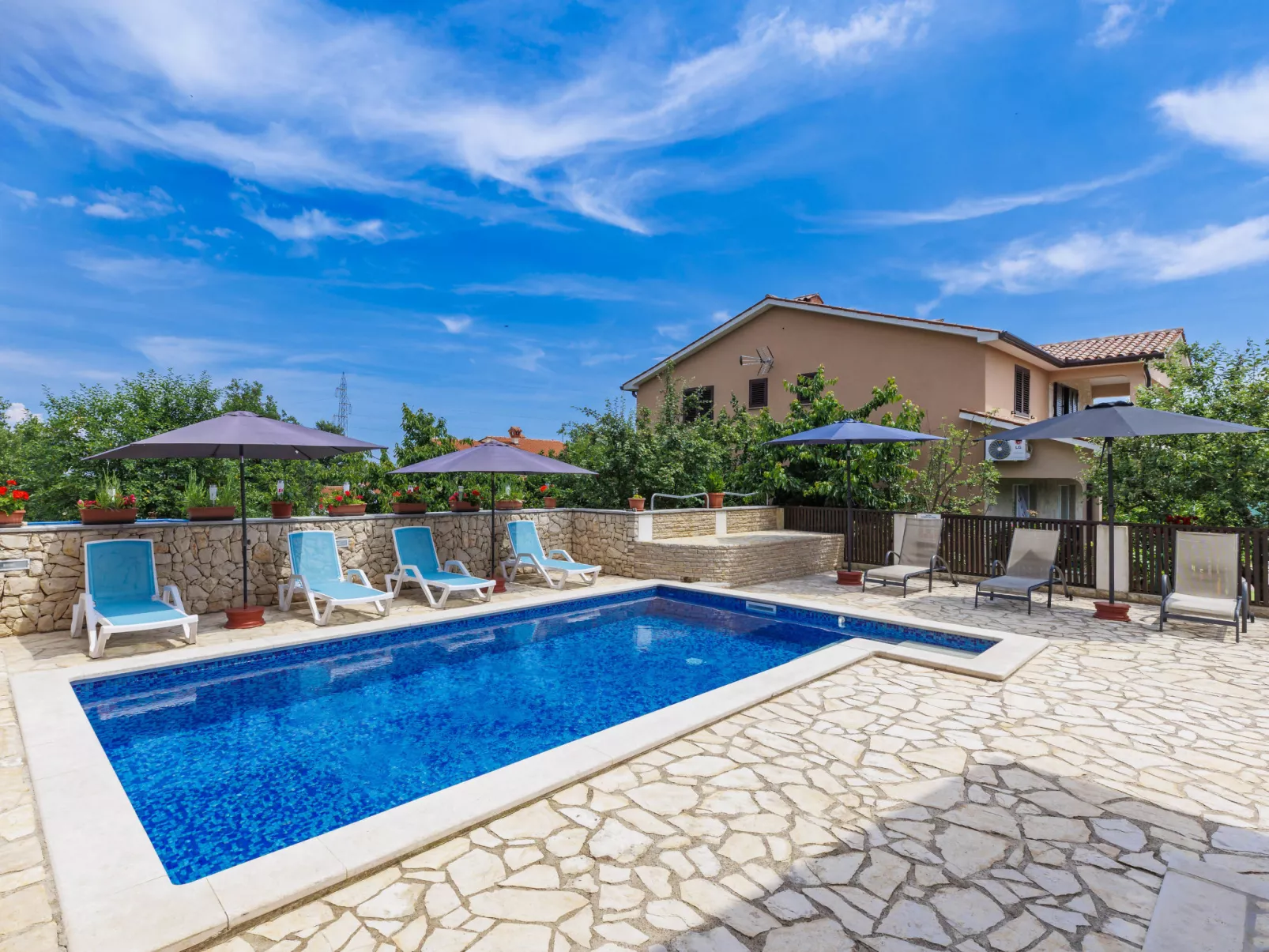 Villa Comottin-Outside