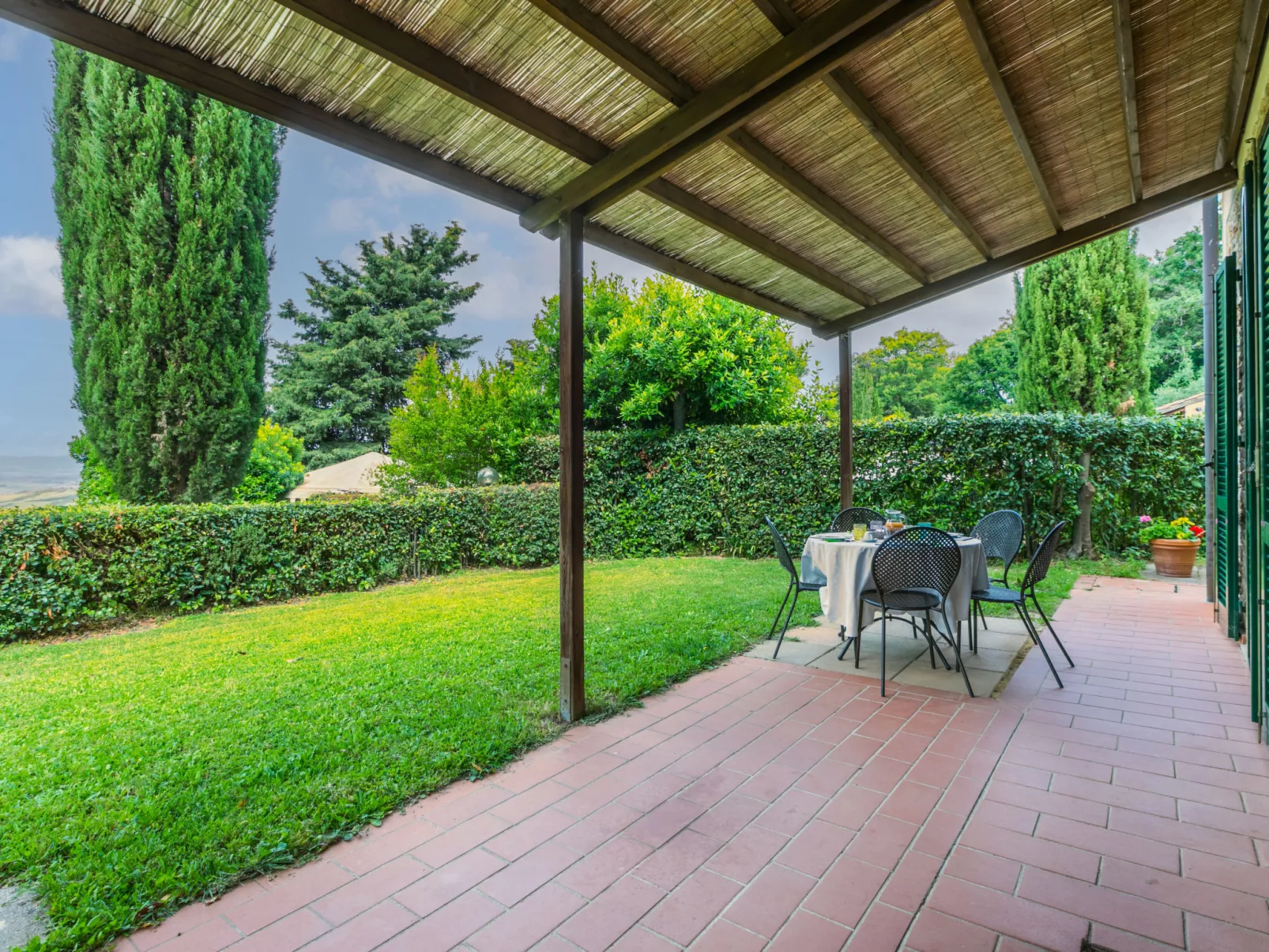 Monache 3-Outside
