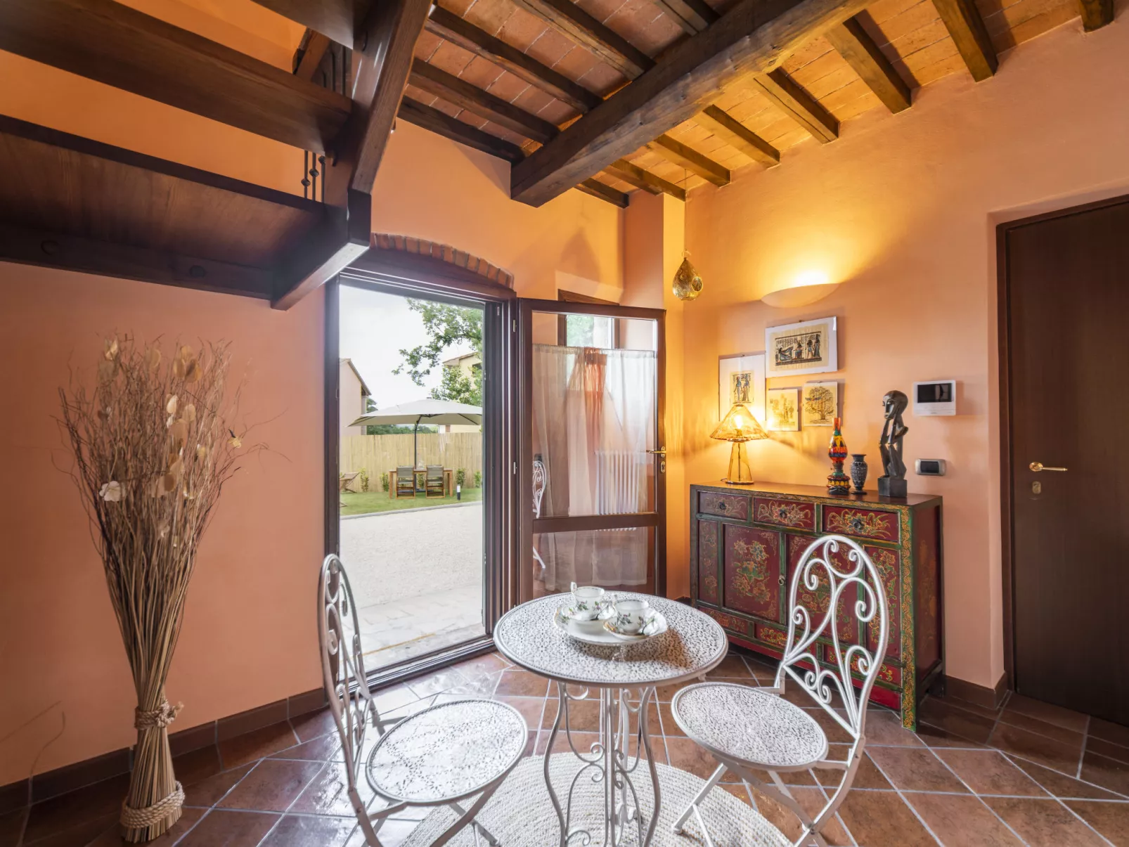 Croce-Inside