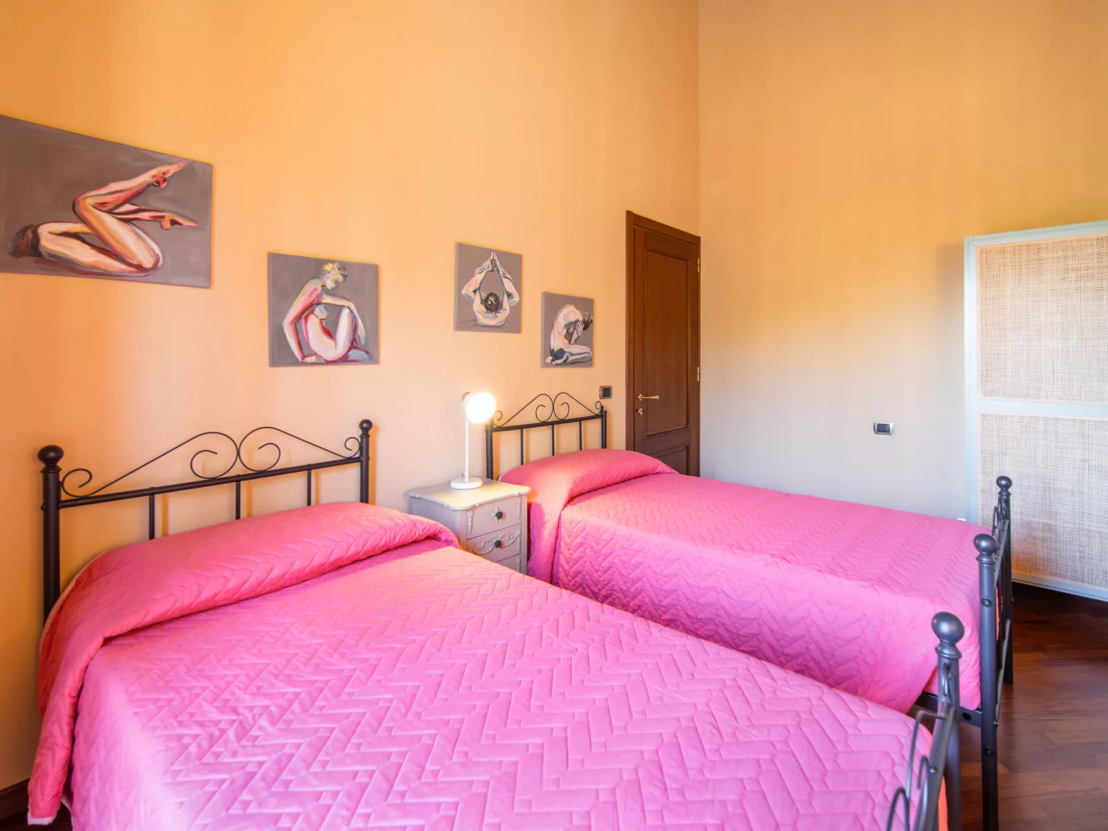 Croce-Inside