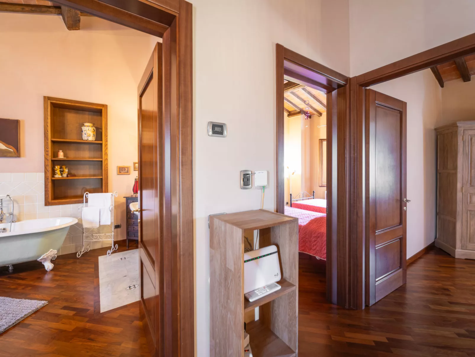 Croce-Inside