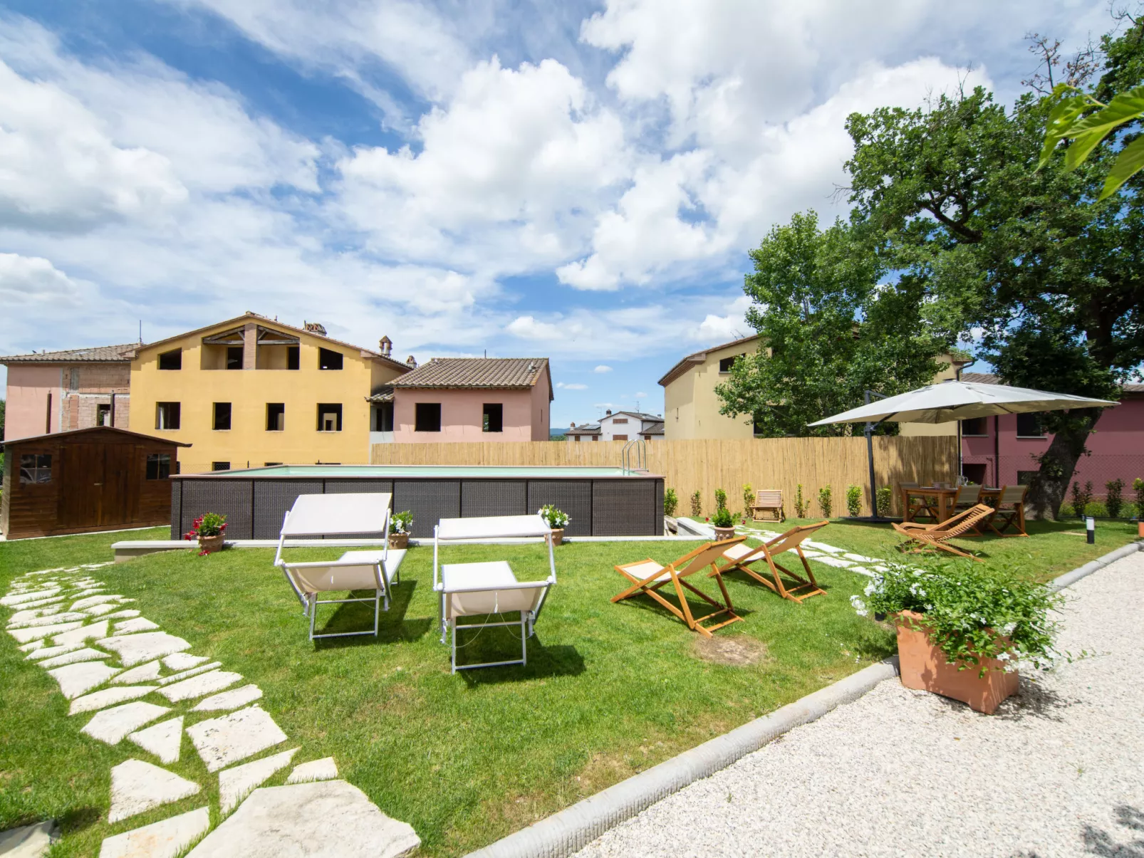 Croce-Outside