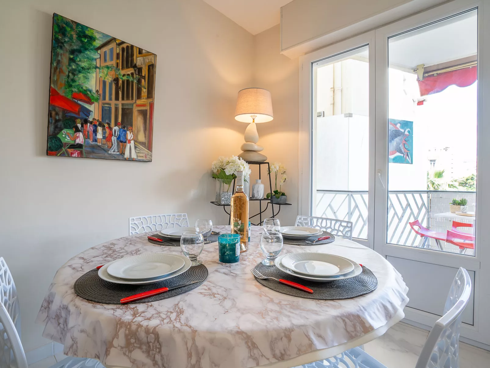 Le Puget-Inside