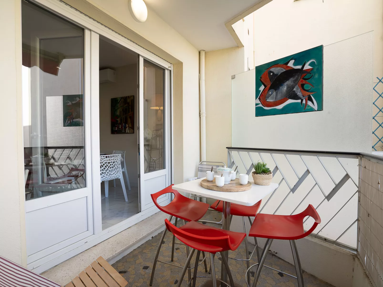 Le Puget-Outside