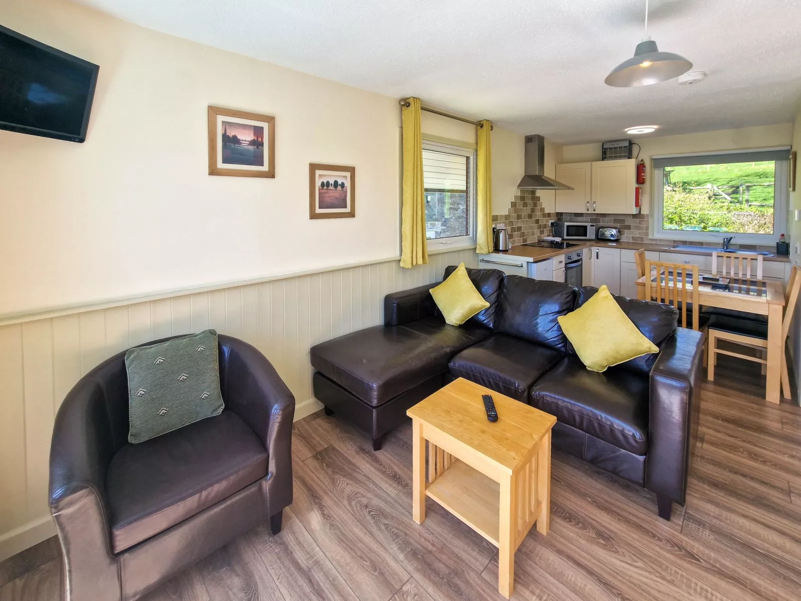 Meadowview Lodge 1-Inside