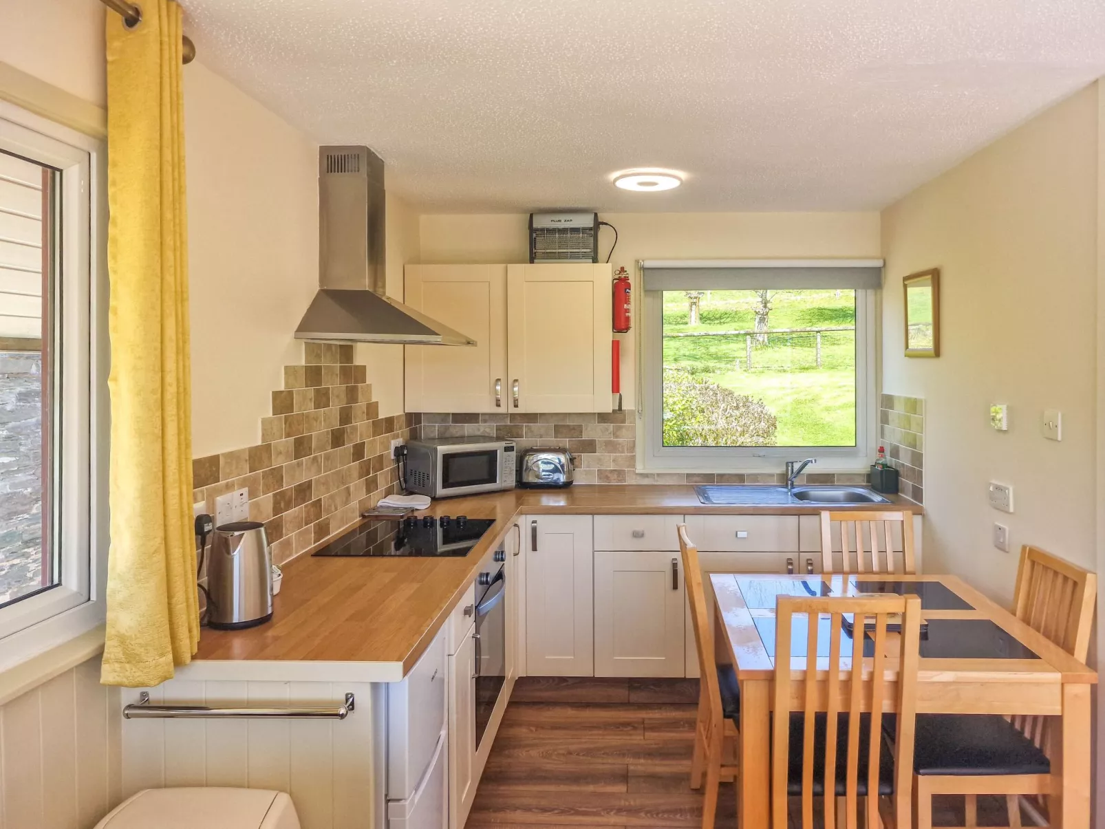 Meadowview Lodge 1-Inside