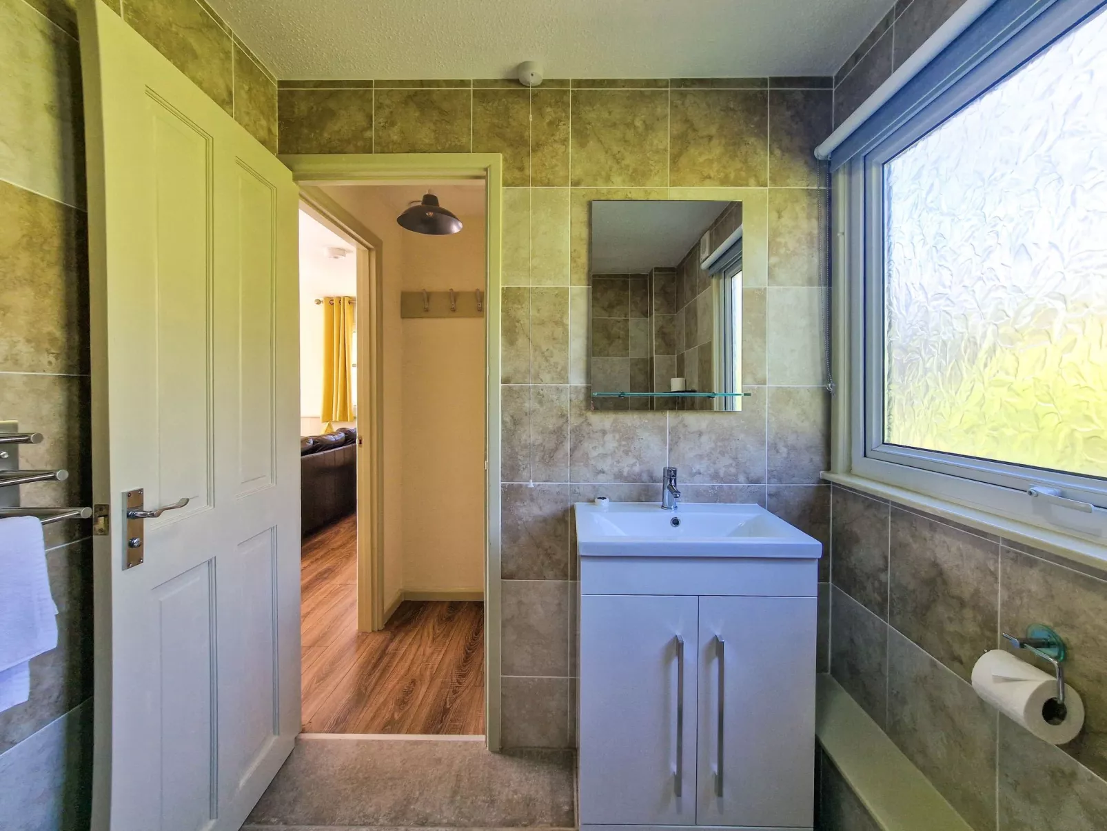 Meadowview Lodge 1-Inside