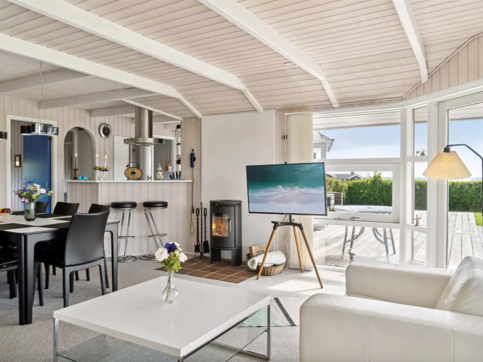"Nahele" - 150m from the sea-Inside
