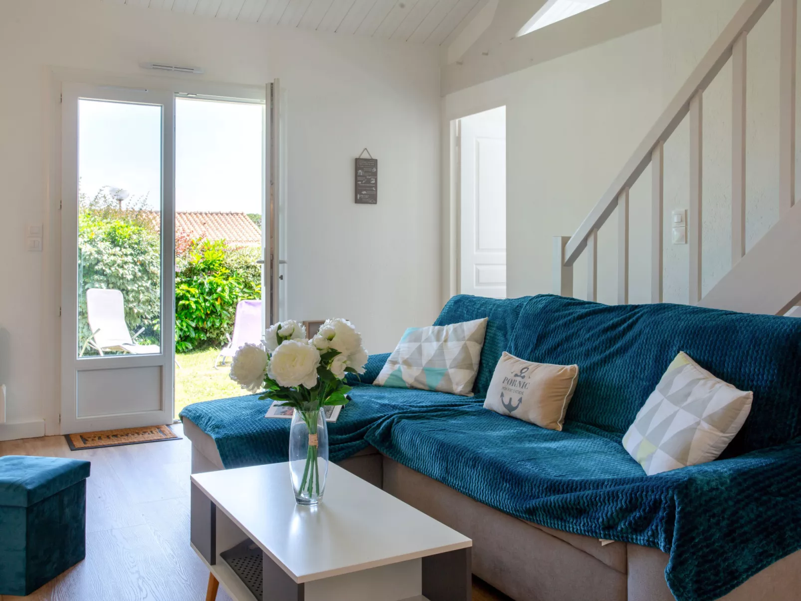 Les Pins-Inside