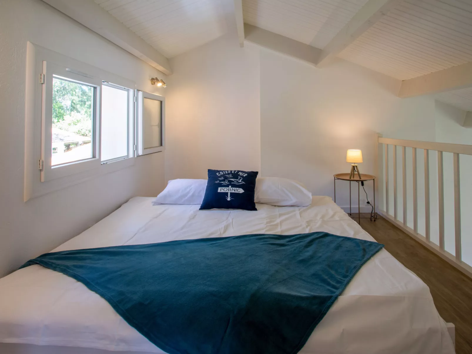 Les Pins-Inside