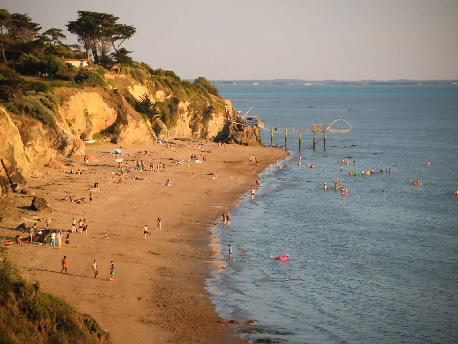 Les Pins-Area