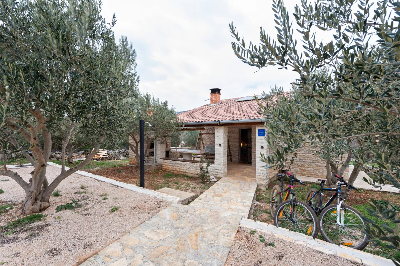 Stone house Vrana lake-Extérieur été