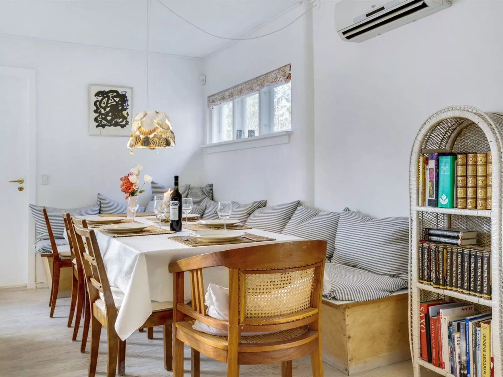 "Berngerus" - 850m from the sea-Inside