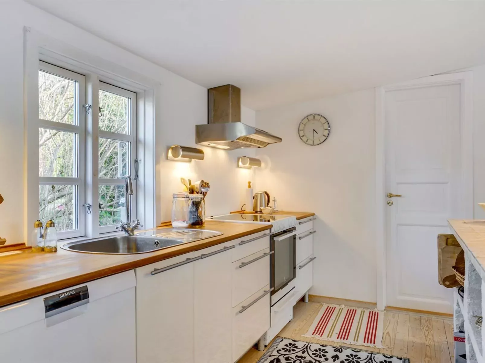 "Berngerus" - 850m from the sea-Inside