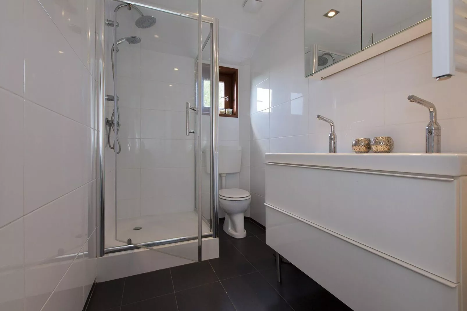 Yné Lijte 68-Bathroom