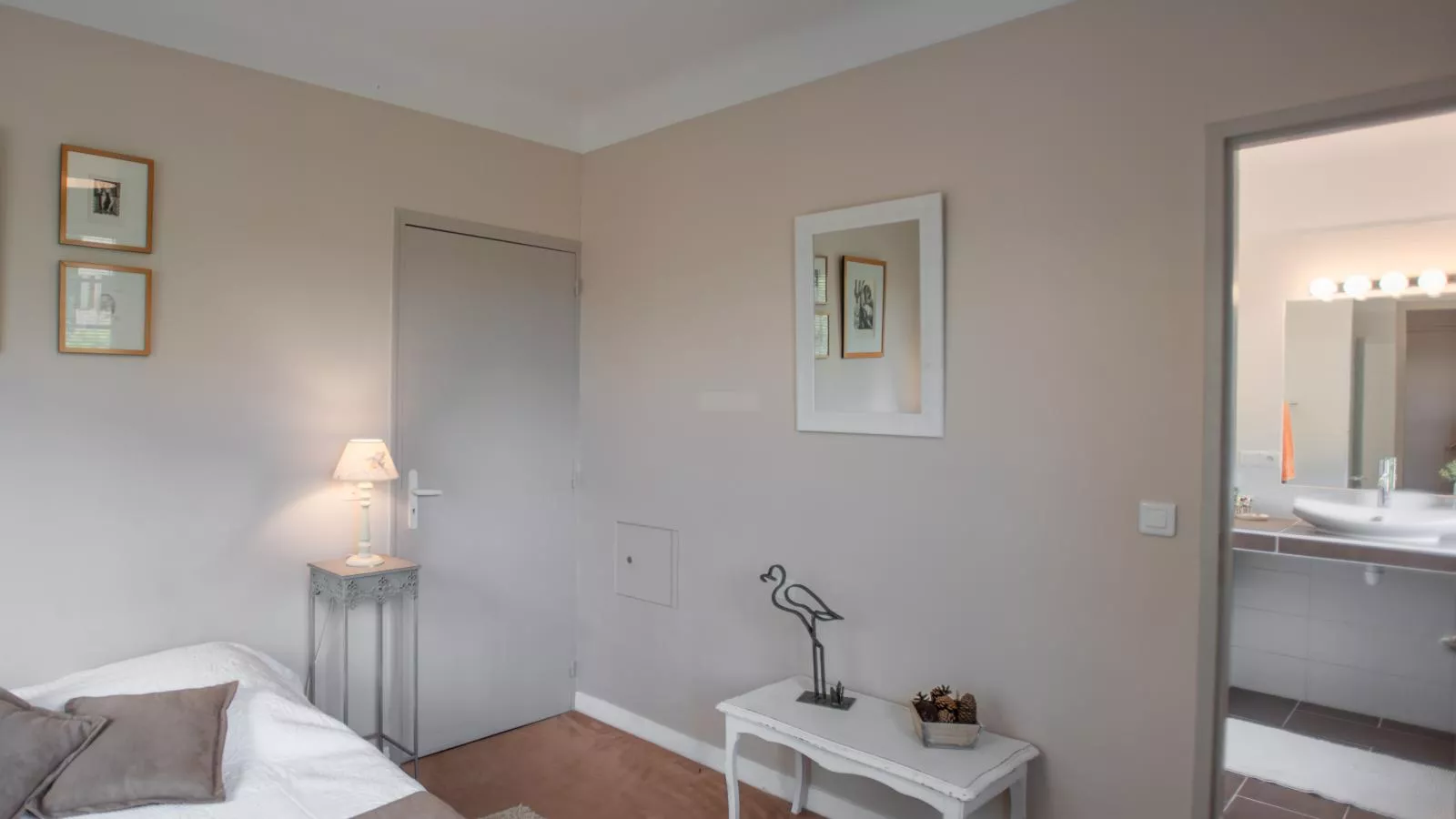 Liodrey-Bedroom