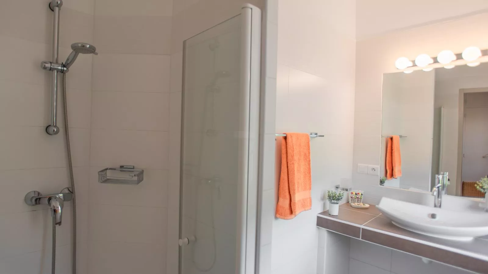 Liodrey-Bathroom
