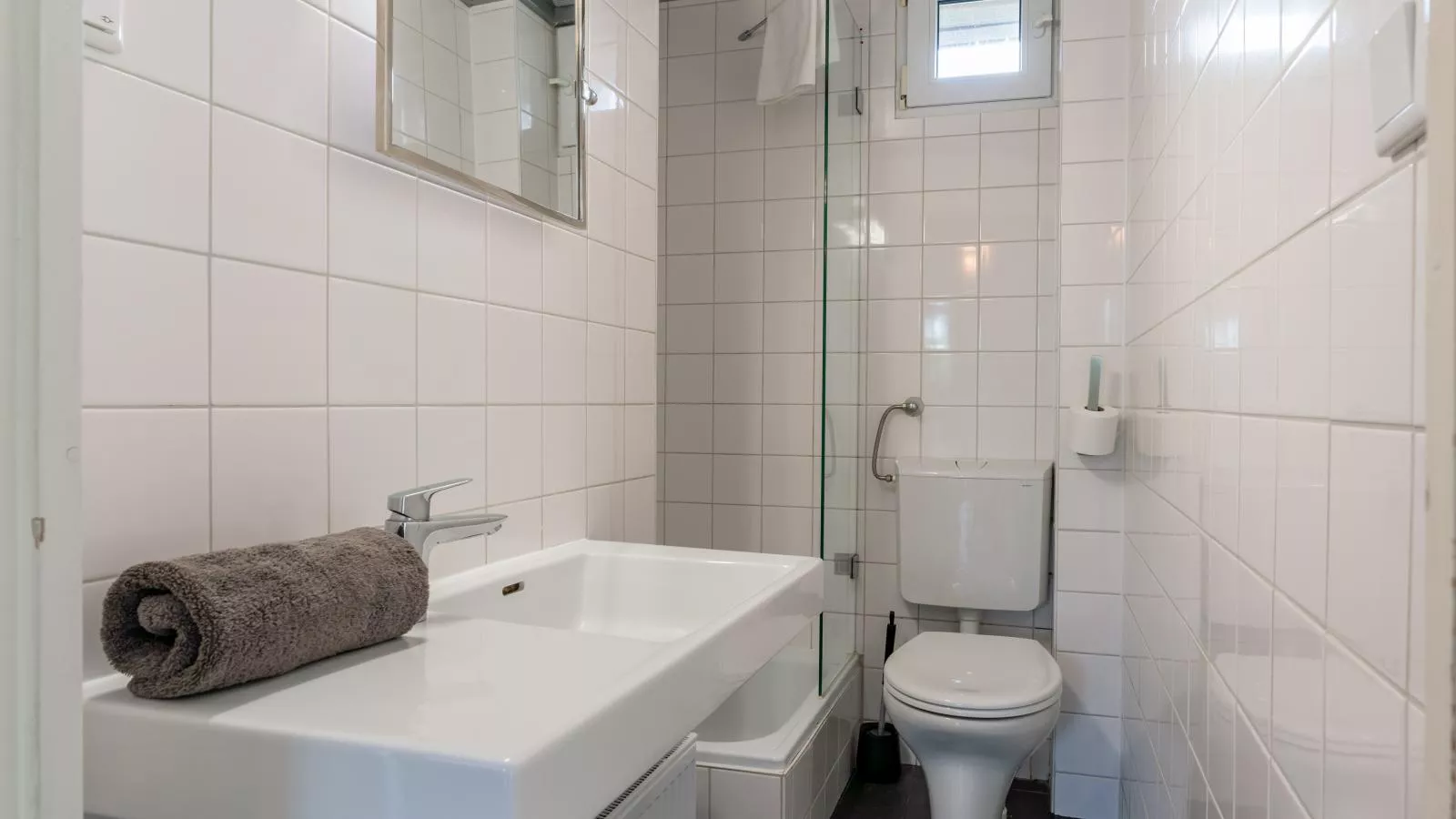 Beachhouse I-Bathroom